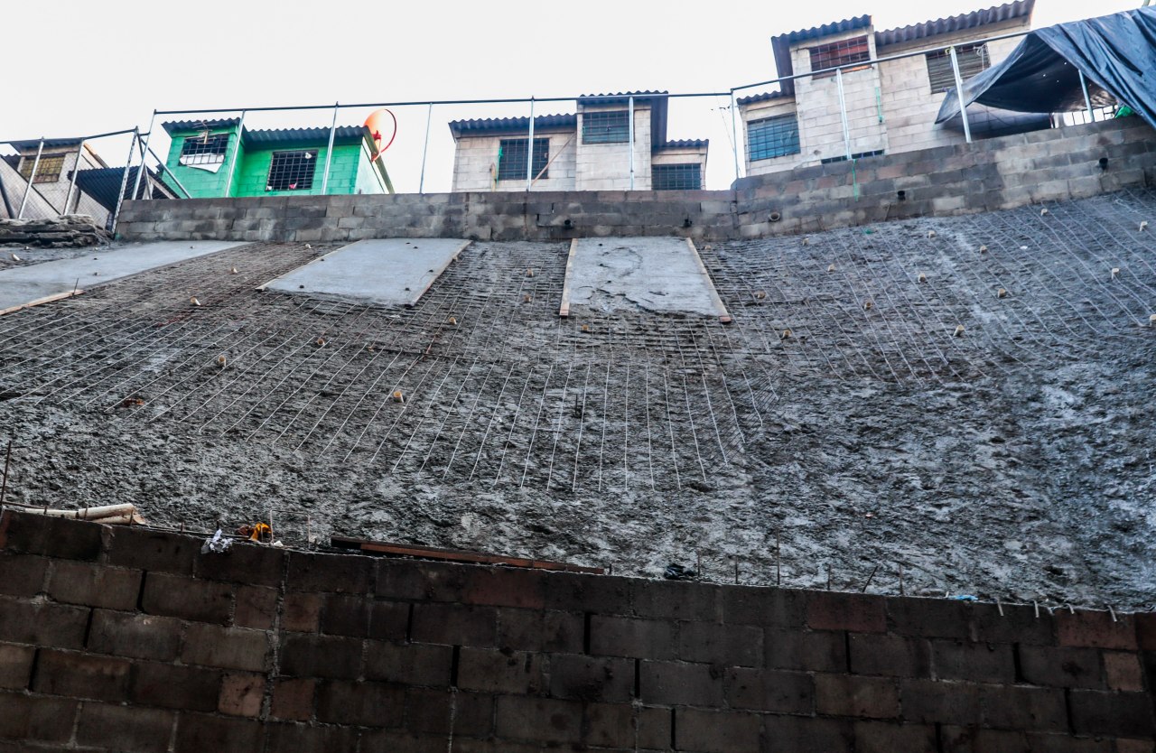 proteccion-civil-y-centros-penales-realizan-obras-de-mitigacion-cercanas-a-condominio-en-mejicanos